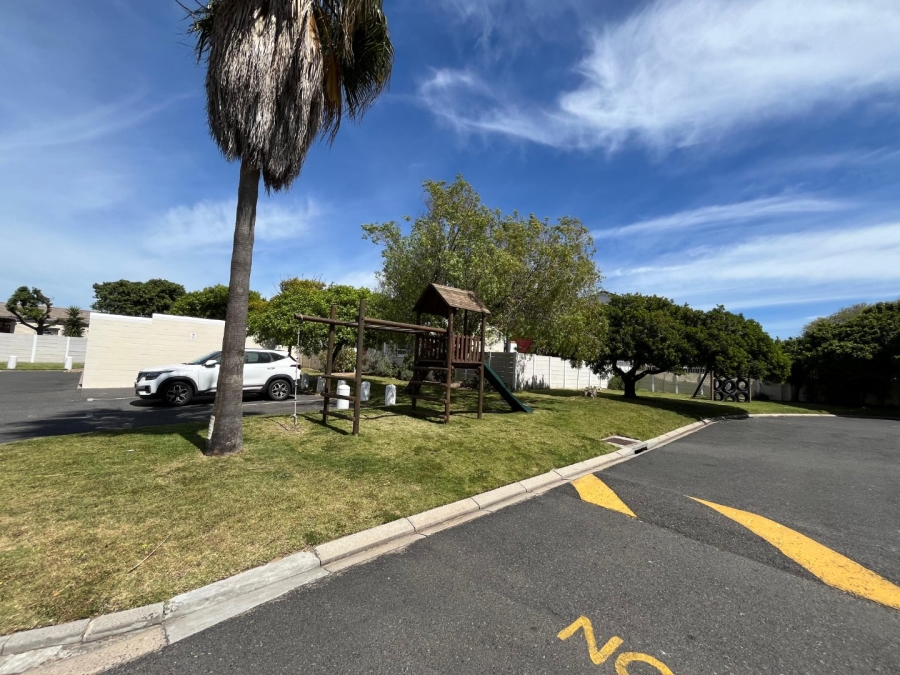 2 Bedroom Property for Sale in Table View Western Cape